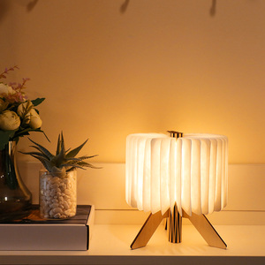 Großhandel moderne nordische europäische Design Holztisch lampe 5W LED Reading Square Shade 5V Power Logo umwelt freundliche einfache Geschenk - Product Image 2