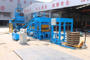 Máquina Automática Hidráulica para Fabricar Bloques de Hormigón Intertrabados QT4-15, Maquinaria de Fábrica China para la Producción de Bloques de Hormigón - Product Image 4