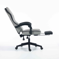 Chaise de jeu pivotante traditionnelle en gros avec logo personnalisé, dossier haut ergonomique en cuir PU, repose-pieds et accoudoirs réglables, rotation à 360 degrés