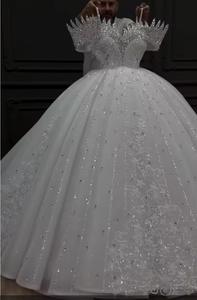 Vestido de Novia de Gala con Pedrería de Cristal Brillante, Escote en V Transparente con Diseño de Hombros Descubiertos, Satén, Talla Grande - Product Image 2