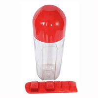 Bouteille d'eau potable quotidienne de voyage en plastique de 20oz avec boîte à pilules de 7 jours