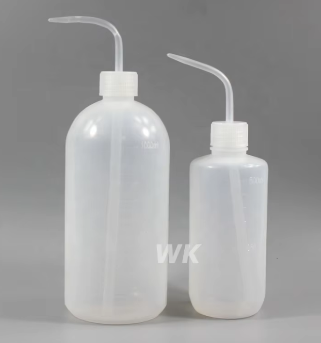 Bottiglie liquide di lavaggio delle bottiglie del prodotto