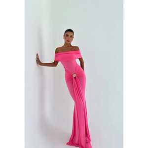 Robe de soirée fuchsia Allalia en satin, coupe trapèze, taille empire, longueur ras du sol, simple, ornée de perles, drapée, scintillante, avec strass et perles, décolleté cœur - Product Image 2