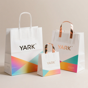 Sac en papier kraft recyclé personnalisé avec poignée pour emballage de vêtements et de courses à emporter pour Noël - Product Image 6