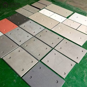 La couleur perforée pré <span class=keywords><strong>peinte</strong></span> de panneau de ciment de fibre par la technologie se fanent résistant pour le revêtement architectural extérieur intérieur - Product Image 1