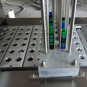 De tapas de la máquina de sellado en <span class=keywords><strong>el</strong></span> medio tazas de máquina de sellado de llenado con alta calidad y buen precio - Product Image 5