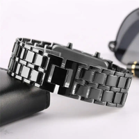Nouvelle montre numérique pour homme en style Lava, noire, entièrement métallique, avec affichage LED rouge et bleu, étanche IP68, jour/date, 41-43 mm, cadeau sportif