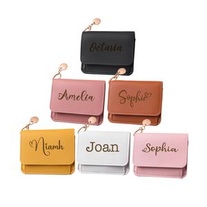 Portefeuille carré à trois volets personnalisé, petit, tendance, couleur unie, avec poche à monnaie zippée, nom gravé sur mesure, en cuir fin, pour femmes - Product Image 5