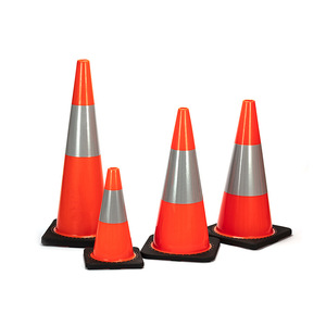 Conos de Tráfico de PVC Estilo Australiano 270x270x450mm 360x360x700mm 370x370x700mm 360x360x900mm Reflectantes para Seguridad Vial - Product Image 1