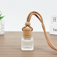 Flacon diffuseur de parfum pour voiture en verre mat carré vide de 8 ml avec couvercle rond en bois de hêtre