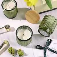 Bestseller 7oz Green Ribbed Glass Kerzen gläser mit Bambus deckel für Hochzeiten & Geschenk geben elegant gestaltete Kerzen behälter