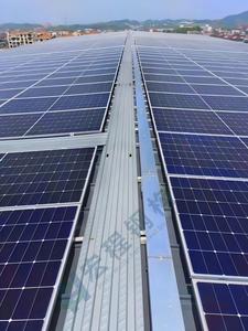 Système d'ombrage en acier solaire pour piste d'entraînement de chevaux de course - Product Image 5