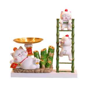 Figura de Gato de la Suerte de Resina Master Gu con Escalera de Bambú y Bandeja para Decoración de Escritorio en Casa u Oficina - Product Image 5