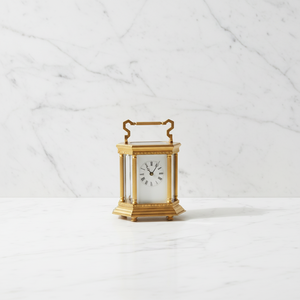 Reloj de Carruaje de 8 Días con Plataforma Visible y Escape de Carruaje, Estilo Columna Dorica Hexagonal de Latón Dorado Medio - Product Image 3