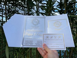 Venta al por mayor claro de lujo pequeño invitar cena vestido playa boda sobres oro <span class=keywords><strong>corte</strong></span> láser acrílico Quinceañera tarjeta de invitación - Product Image 6