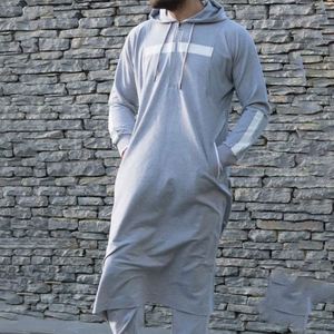 Nouvelle Abaya Traditionnelle Arabe pour Hommes Grande Taille, Robe Islamique à Capuche du Moyen-Orient pour le Printemps - Product Image 4