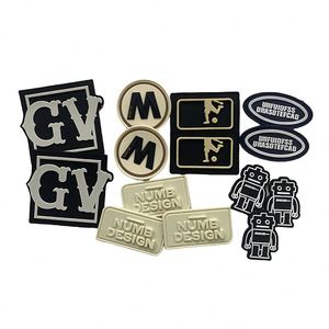 Écusson personnalisé en caoutchouc souple 3D, petit patch en PVC silicone gaufré, motif dessin animé, lettre, logo pour vêtements et chapeaux - Product Image 2