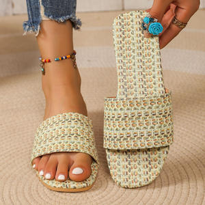 รองเท้าแตะชายหาดน้ำหนักเบาสำหรับผู้หญิงสไตล์ยุโรปอเมริกันพื้นเรียบมีสายรัดขนาดใหญ่ - Product Image 6