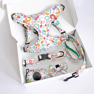 Collar ajustable de boutique de mascotas con estampado colorido para perro, arnés táctico grande para perro, chaleco, Correa resistente y kit de bolsa para caca de perro - Product Image 1