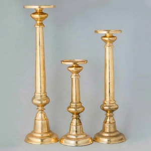 Candelabro de Aluminio Dorado, Lujoso, Único, Hecho a Mano, Ecológico, Resistente al Calor, para Decoración Navideña, Bodas y Hogar - Product Image 1
