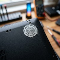 Autocollant de garantie de sécurité inviolable VOID pour l'électronique grand public, étiquette PET anti-contrefaçon