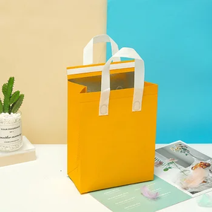 Sac isotherme non tissé personnalisé avec logo, sac en film d'aluminium, sac de courses non tissé pour livraison à emporter - Product Image 3