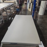 Planche de marbre à finition brillante, imperméable et traitée anti-UV, personnalisable pour la décoration murale des bureaux commerciaux, salles à manger, salons, extérieurs et gymnases