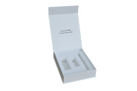 Boîte cadeau rigide blanche écologique avec insert en mousse personnalisé, fermeture magnétique de luxe, emballage pour trousse de cosmétiques et de soins de la peau