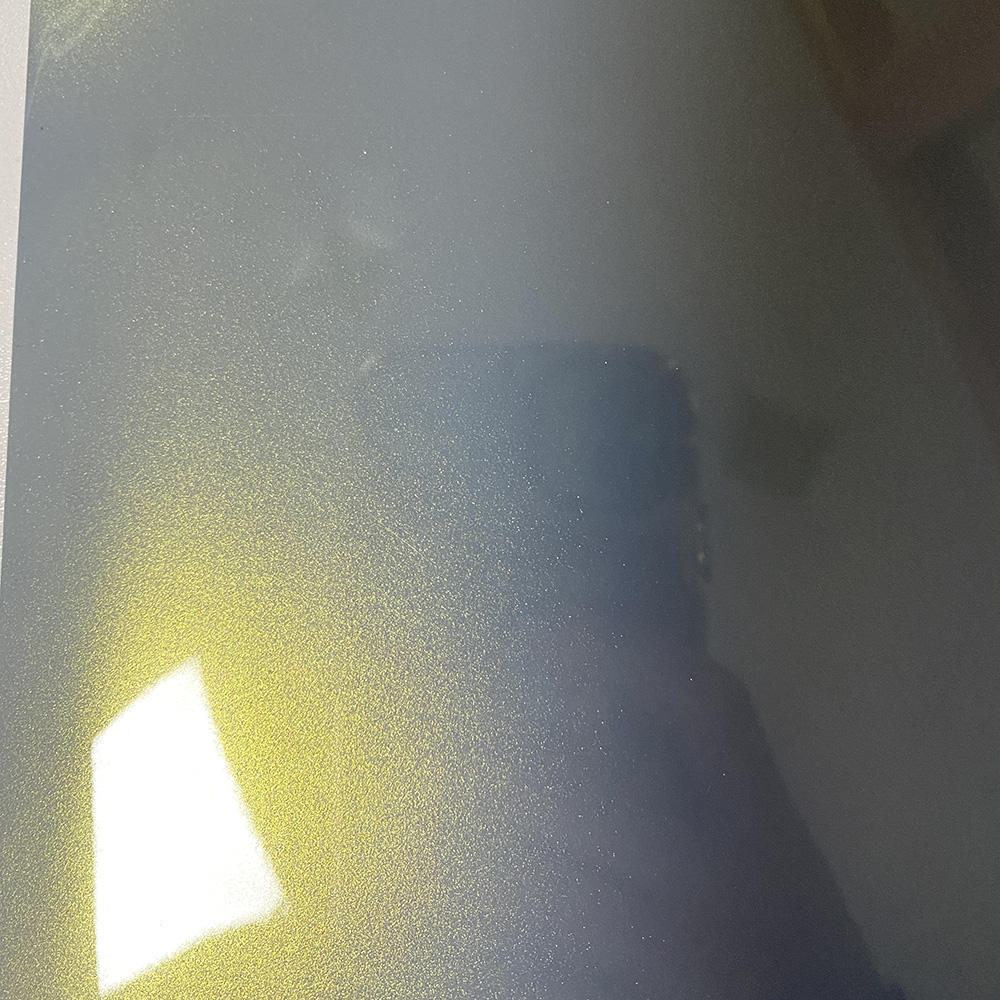 แสงสีเทาทอง