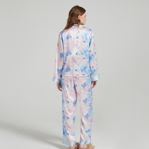 Pijama de seda manga larga estampado acuarela diseño personalizado conjunto Paj satén para mujer - Product Image 3