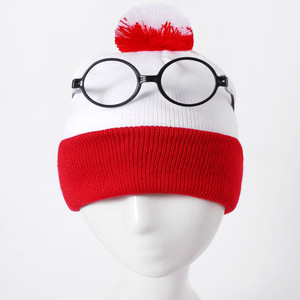 Décorations de Noël en stock prêt Bonnet tricoté rouge et blanc avec pompon et lunettes pour Halloween et Noël - Product Image 6