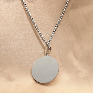 Collier pendentif rond en acier inoxydable Yunnique pour hommes, design géométrique, bijoux tendance, fabriqué à Dongguan 280643 - Product Image 1