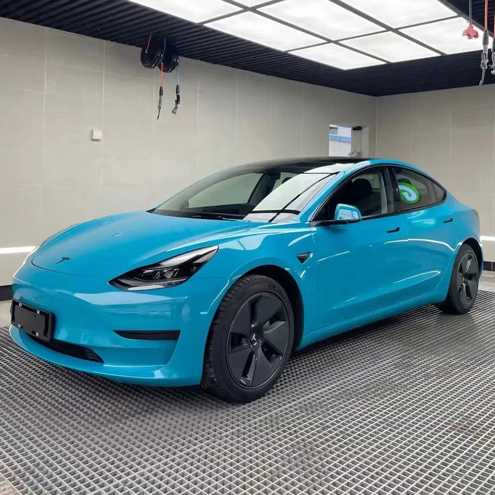 สีฟ้าไมอามี่แวววาวแบบเปียกสุดๆ