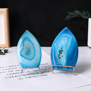 Vente en gros de pierres d'énergie de guérison en cristal naturel, flamme d'onyx bleu sculptée à la main pour la décoration - Product Image 4