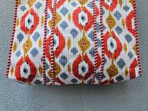 Bolso tote de algodón acolchado hecho a mano estilo vintage / Bolso floral reversible para uso diario de mujer - Product Image 2