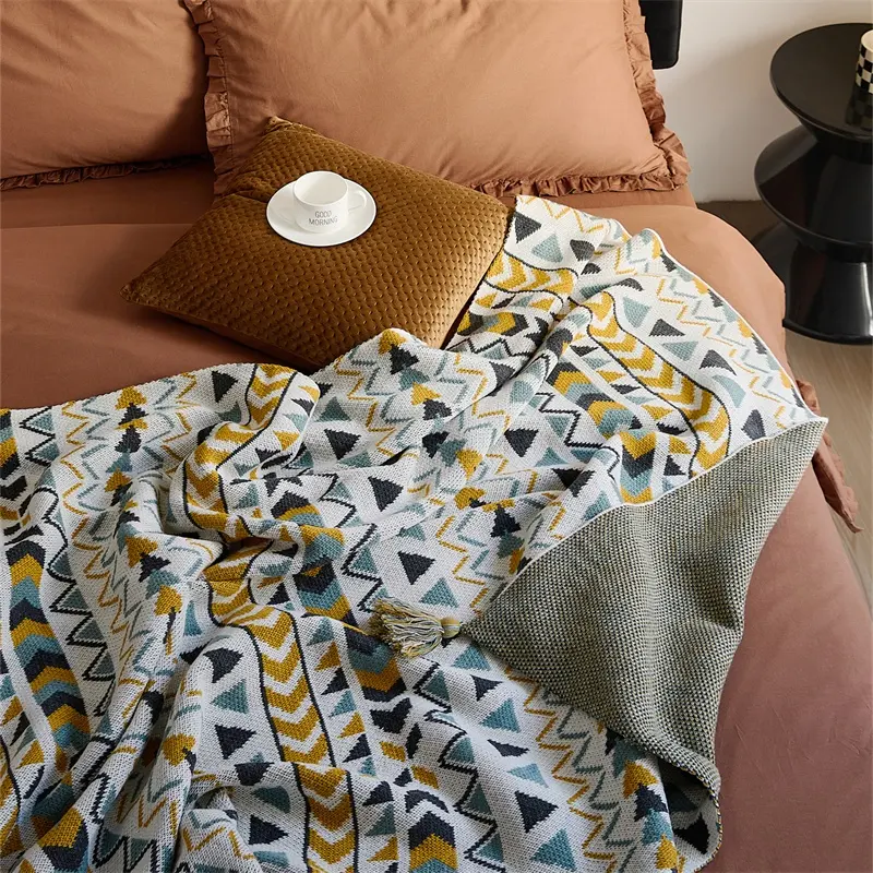 Commercio all'ingrosso 100% Eco Friendly acrilico personalizzato Jacquard Boho divano geometrico coperte lavorate a maglia King per la decorazione domestica Blg