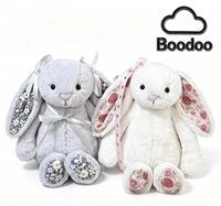 JellyCatt 25ème Lapin de Pâques Patchwork Fraise et Floral 31cm Peluche lestée ultra douce avec rembourrage en coton PP et finition lavée