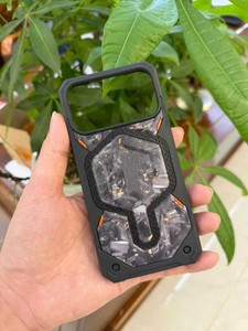 Étui de protection magnétique en fibre de carbone Original UA Monarching pour iPhone 17 Air 16 15 Pro Max – Coque de créateur Armor - Product Image 4