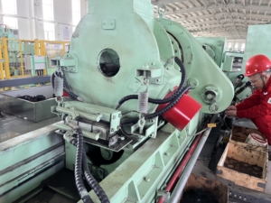 Máquina Roscadora Industrial para Conexiones de Tuberías de Acero en Campos Petroleros - Product Image 2