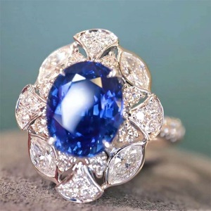 Anello da donna con zaffiro imitazione, design classico ed elegante, gioiello da abbinare per banchetti e uso quotidiano, idea regalo. - Product Image 1