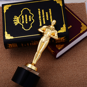 26cm premio film classico trofeo placcato in oro uomo statuetta con Base di cristallo di lusso - Product Image 5