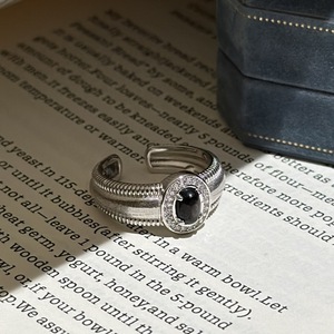 Anillo de Plata de Ley S925 de Estilo Vintage con Incrustaciones Ovaladas de Piedra Dorada y Diseño de Nicho, Anillo Sencillo, Moderno y de Moda - Product Image 5