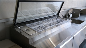 Banc de travail réfrigérant à refroidissement direct en acier inoxydable écoénergétique 226L 2-10 Protection de l'environnement pour les hôtels - Product Image 4