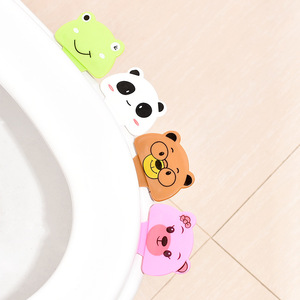 Lève-couvercle de toilette mignon au design de grenouille, panda, ours et cochon pour la salle de bain - Product Image 1