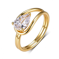 Bague en argent sterling 925 plaqué rhodium 0,1 μm sur mesure, vente en gros, avec moissanite taille poire 6x9mm et bande croisée pour femme