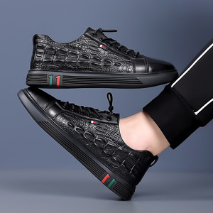 Zapatillas de cuero para hombre con punta redonda, estampado animal, transpirables, con cordones y decoración de tiras - Product Image 4