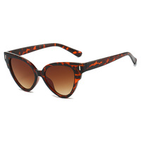 Lunettes de soleil œil-de-chat élégantes et décontractées pour femmes, protection UV, verres PC – Tendance transfrontalière européenne et américaine, personnalité affirmée