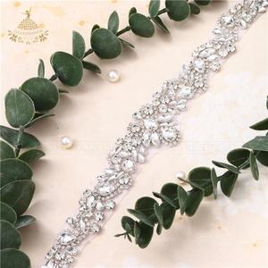 Gümüş kristal zincir bezemeler taklidi aplike kemerler - Product Image 5