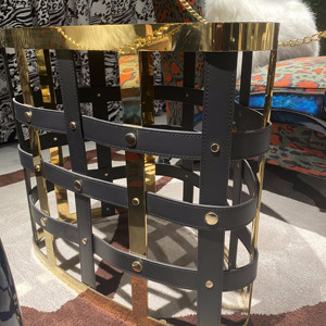 Bàn cà phê kim loại bằng thép không gỉ tối giản của Ý được thiết kế bởi chủ cho phòng khách hiện đại. - Product Image 4