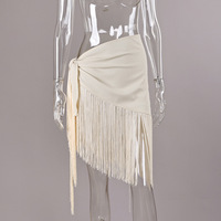 Mini-jupe taille basse style western tendance pour femme avec pompons – Collection Automne 2026